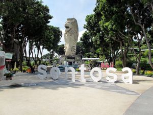 1280px-The_Merlion_statue_on_Sentosa_2010